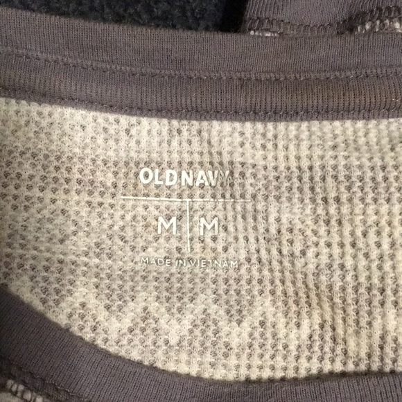 old navy long sleeve - Picture 2 of 2